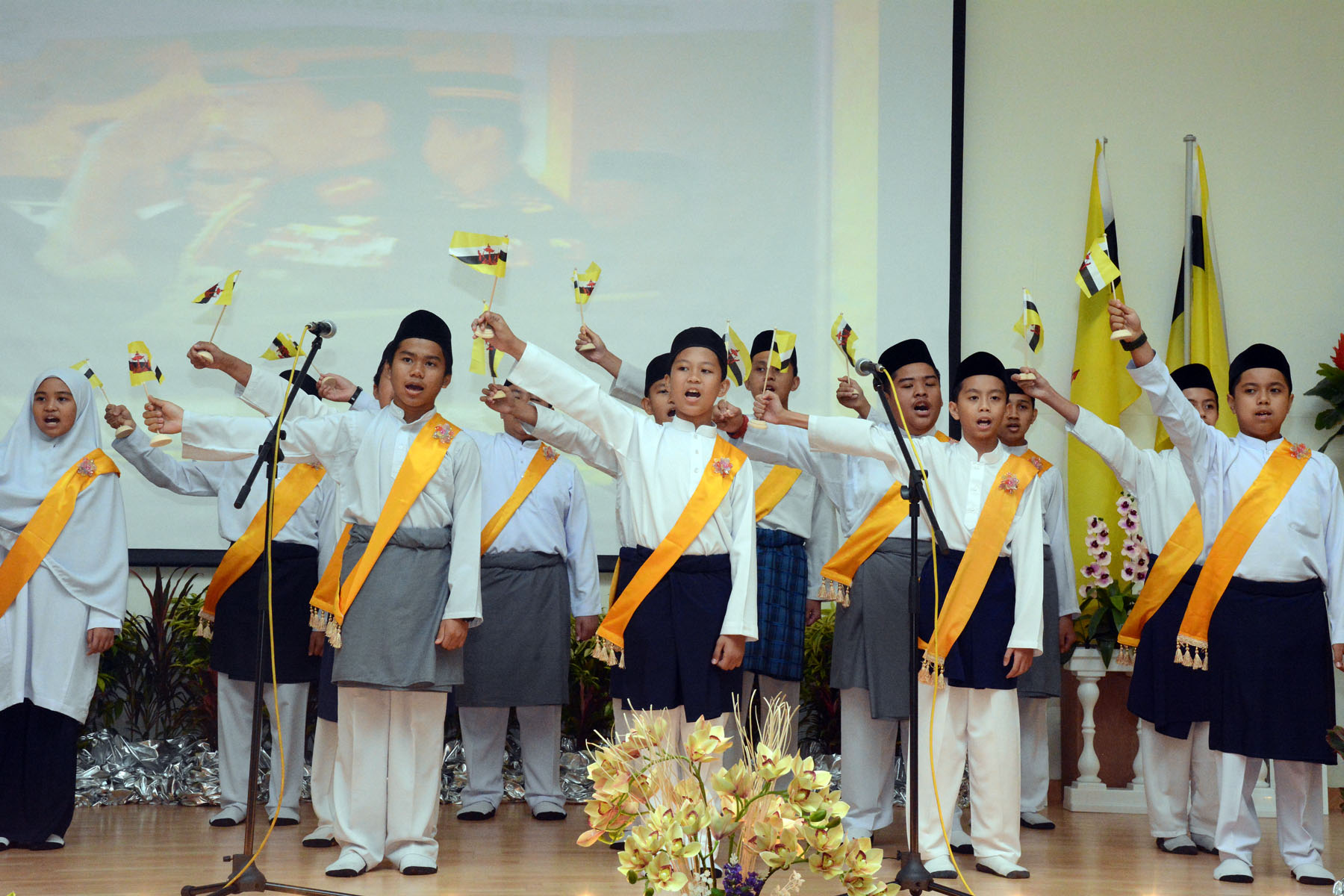 140219Tutong-students.1.jpg